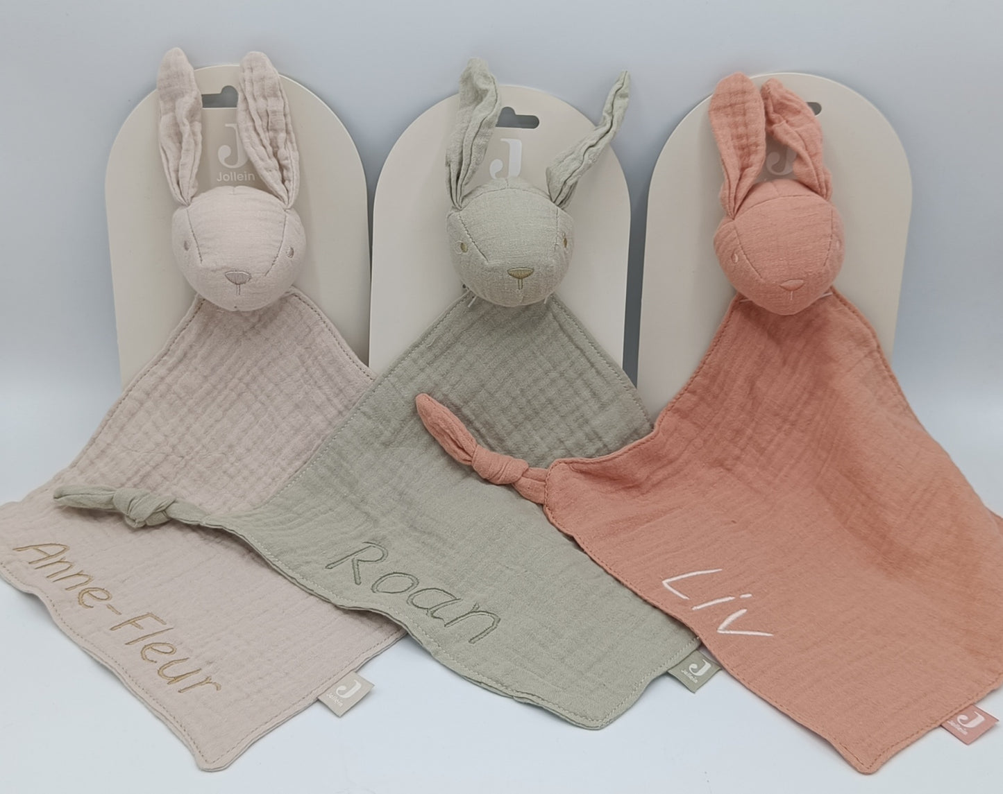 Knisperbijtring en knuffeldoekje met naam